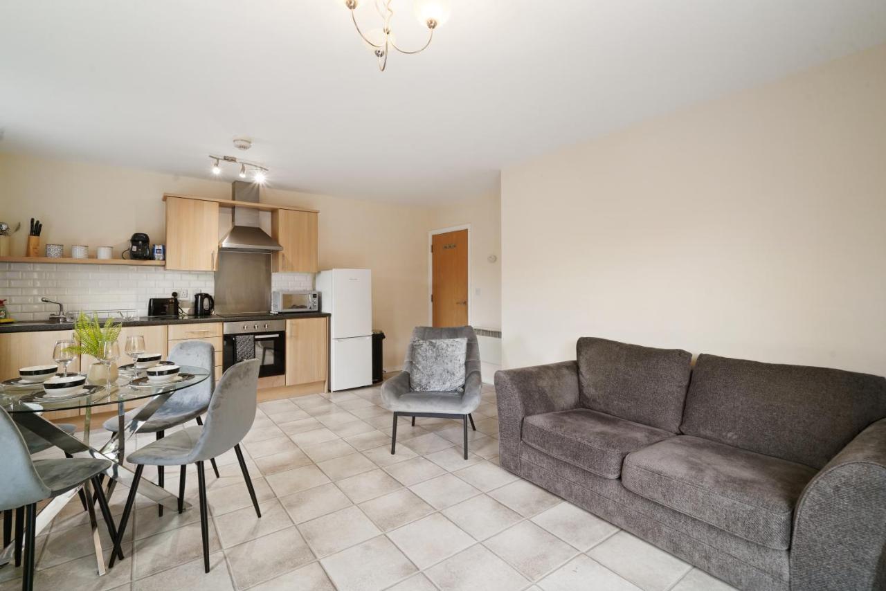 Peaceful 2Br Flat With Historic Bottle Kilns View & Free Parking Located Near City Centre Stoke-on-Trent Exterior foto