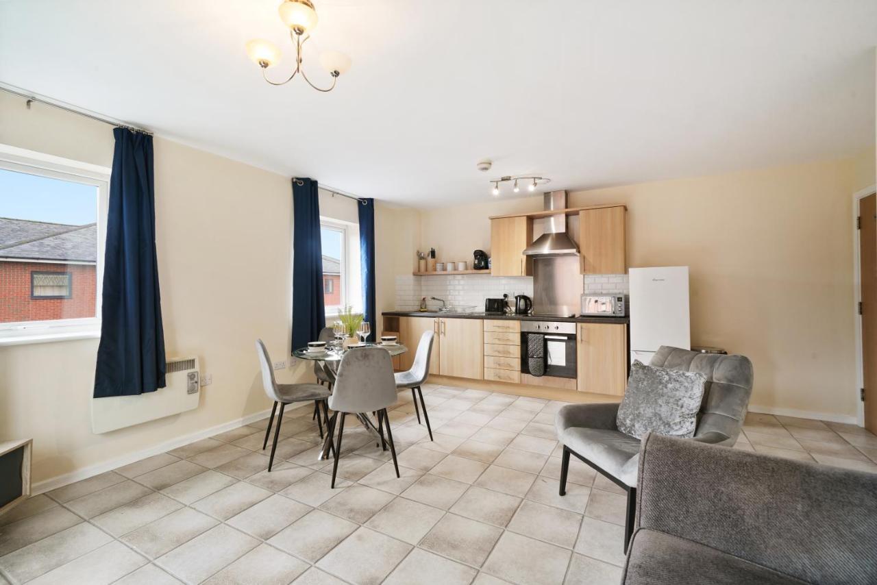 Peaceful 2Br Flat With Historic Bottle Kilns View & Free Parking Located Near City Centre Stoke-on-Trent Exterior foto