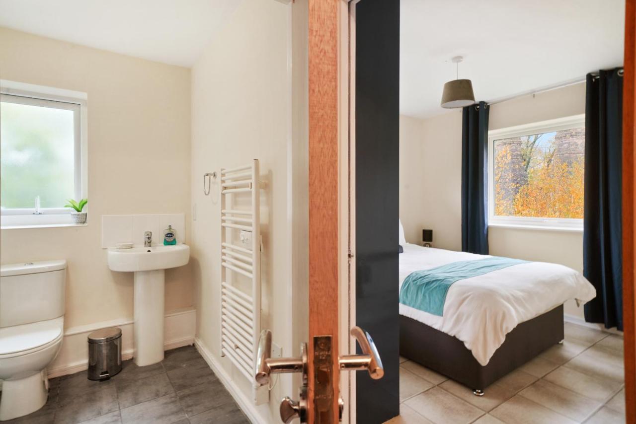 Peaceful 2Br Flat With Historic Bottle Kilns View & Free Parking Located Near City Centre Stoke-on-Trent Exterior foto